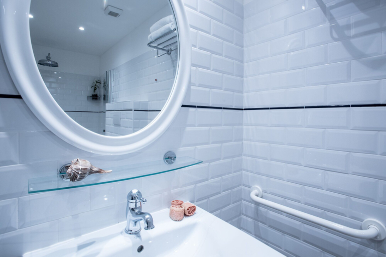 Bathroom 4, Hotel Nautilus, Cagliari