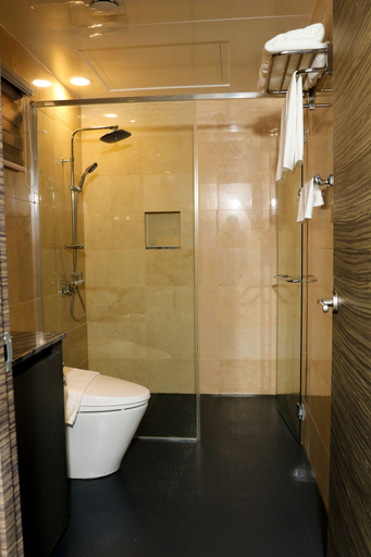 Bathroom 4, Safari Hotel and Villas, Vigan City