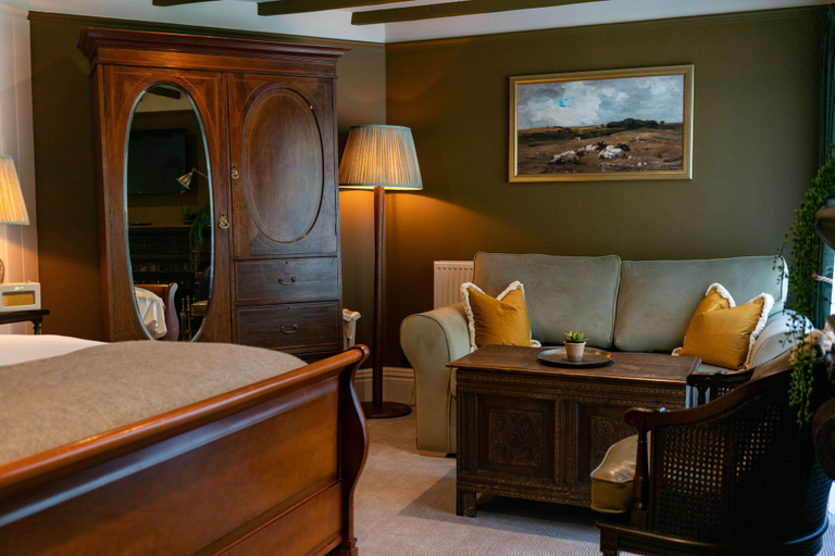 Bedroom 2, High Corner Inn, Hampshire