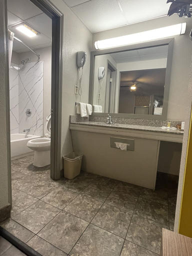 Bathroom 4, Days Inn by Wyndham Holladay, Decatur