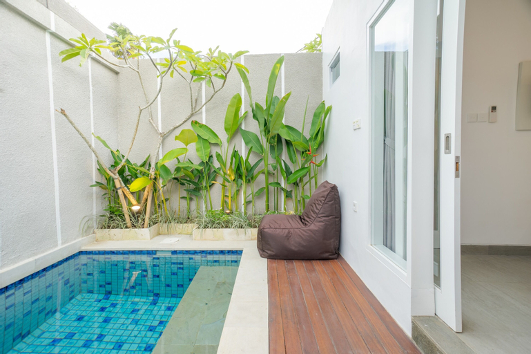 Swimming Pool 4