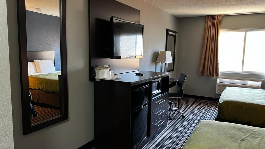 Bedroom 3, Colby Inn and Suites, Thomas