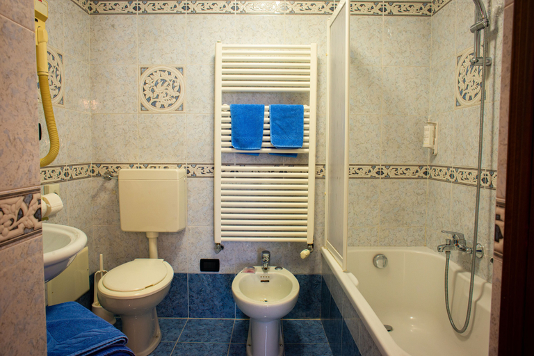 Bathroom 4, Hotel Santa San, Aosta
