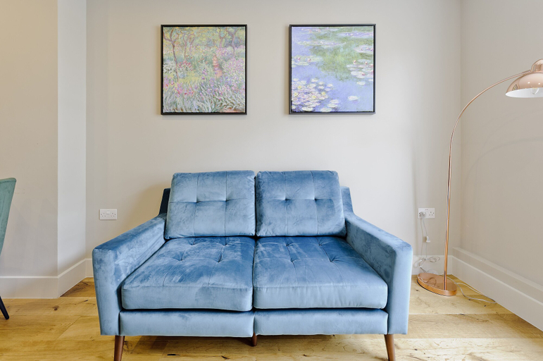 Others 2, Immaculate new Apartment in Chelsea by Underthedoormat, London