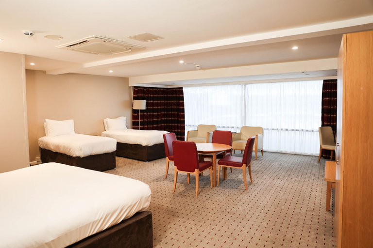 Bedroom 2, DoubleTree by Hilton Milton Keynes, Milton Keynes