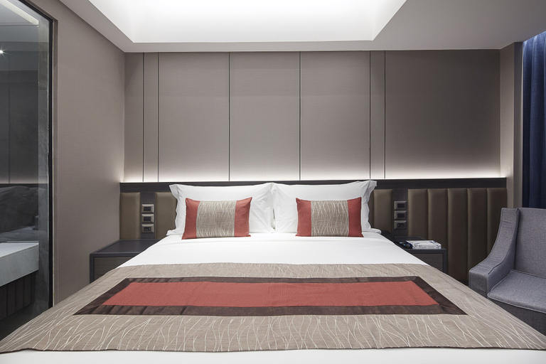 Bedroom 3, Grace At Five by Grace Hotel Bangkok, Wattana