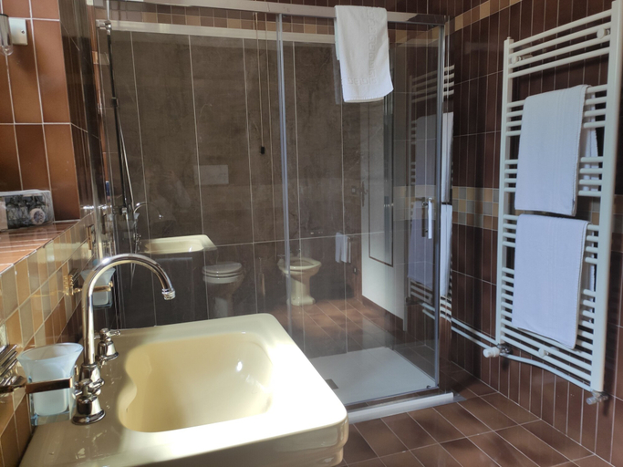 Bathroom 4, Hotel La Fontana, Verbano-Cusio-Ossola
