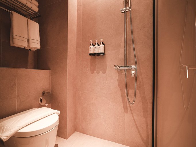 Bathroom 19