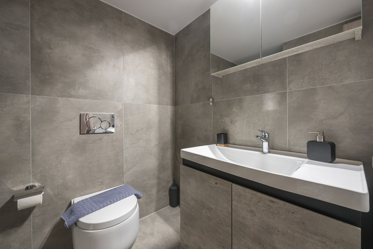 Bathroom 2, Elegant Mavili Suite by Cloudkeys, Attica
