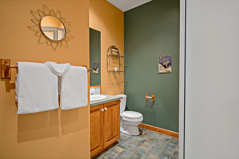 Bathroom 4, Chalumeau - RVMT, Les Laurentides