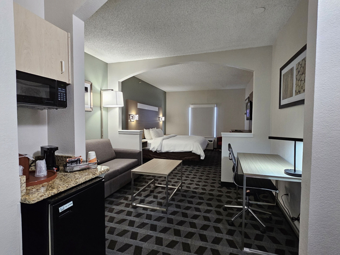 Bedroom 2, Quality Inn & Suites Irving DFW Airport South, Irving