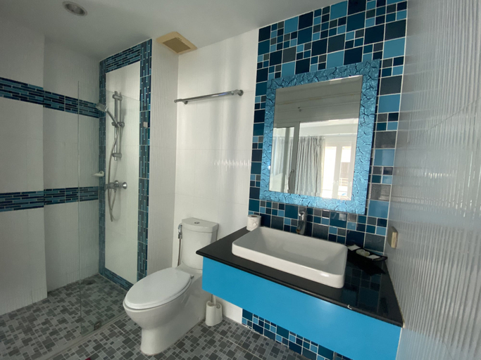Bathroom 4, Access inn Pattaya, Pattaya