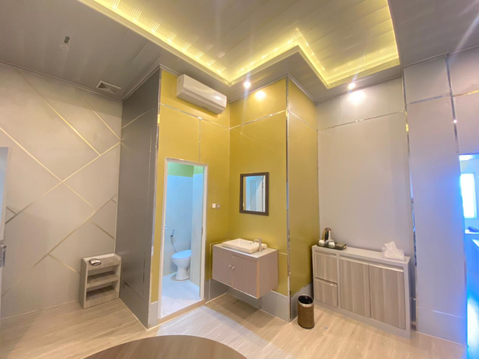 Bedroom 5, D'Shining Hotel, Barru