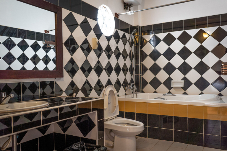 Bathroom 4, DEN HOTEL TOTONOU SIEM REAP, Siem Reap