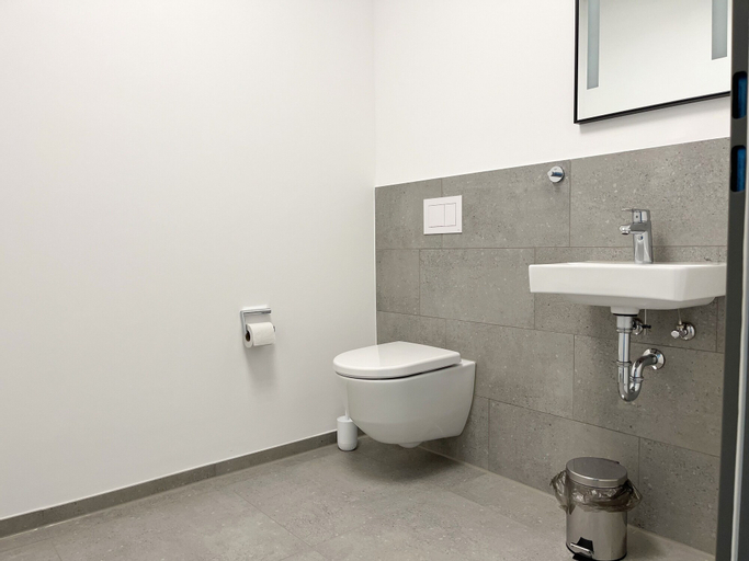 Bathroom 10