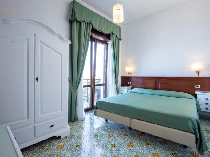 Bedroom 4, La Panoramica Hotel, Napoli