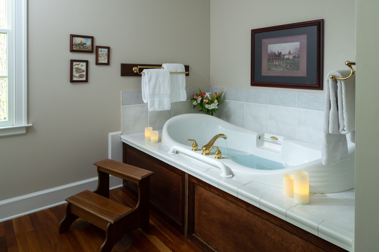 Bathroom 4, Foxfield Inn, Albemarle