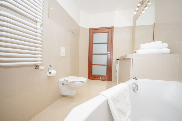Bathroom 5, InPoint Old Town- Apartment with garden, Kraków City
