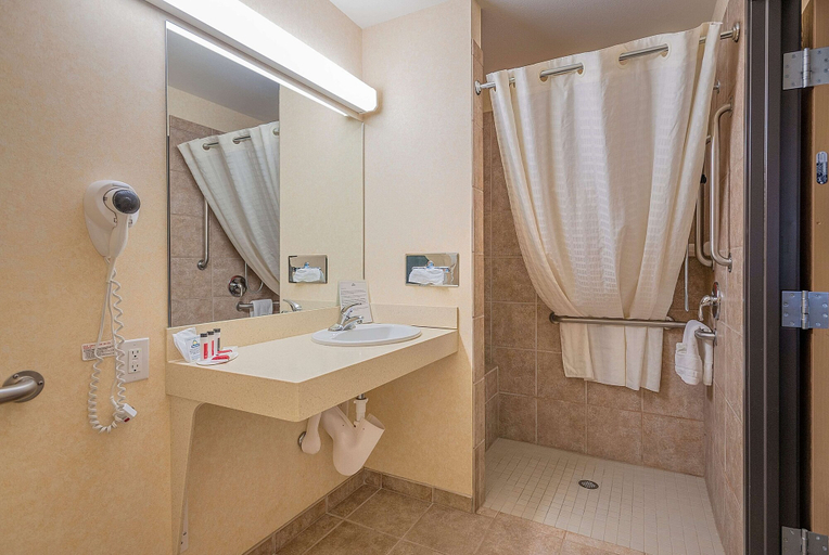 Bathroom 4, Days Inn by Wyndham Manitou Springs, El Paso