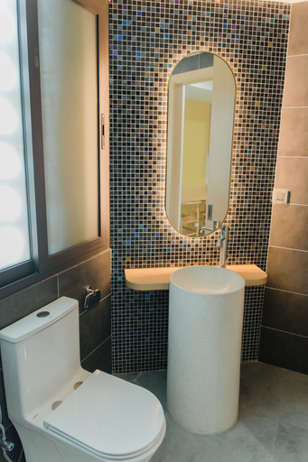 Bathroom 3, Shi House by Haviland, Da Nang