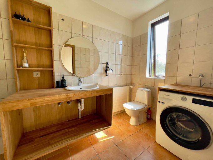Bathroom 4, Matkráin Apartments, Hveragerði