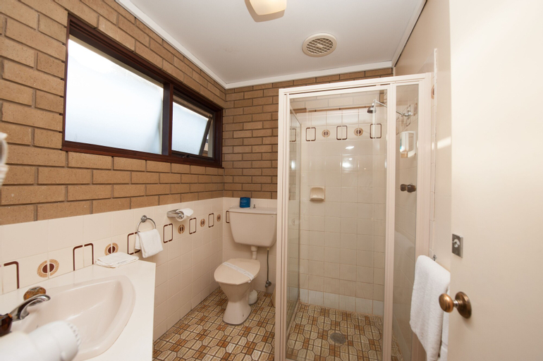 Bathroom 3