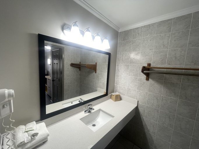 Bathroom 4, Days Inn by Wyndham Slidell, Saint Tammany