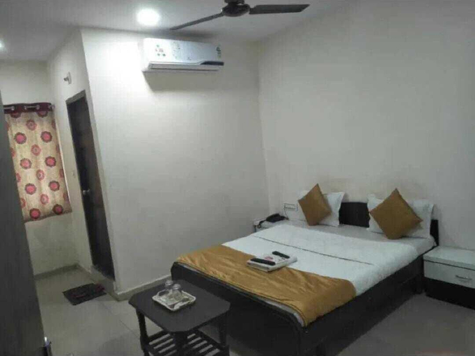 Bedroom 5, Hotel Silver Inn - Naroda, Ahmadabad
