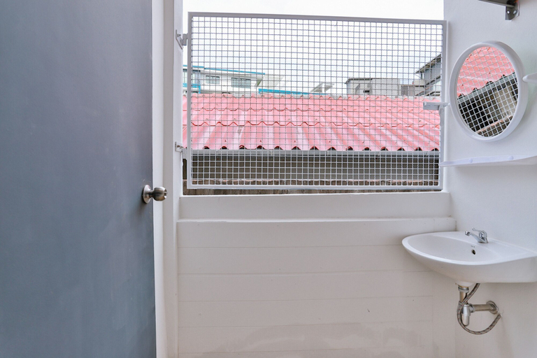 Bathroom 4, GP House Apartment, Mueang Krabi