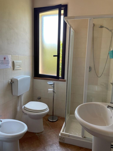Bathroom, Le Case Al Quadrato Residence, Syracuse