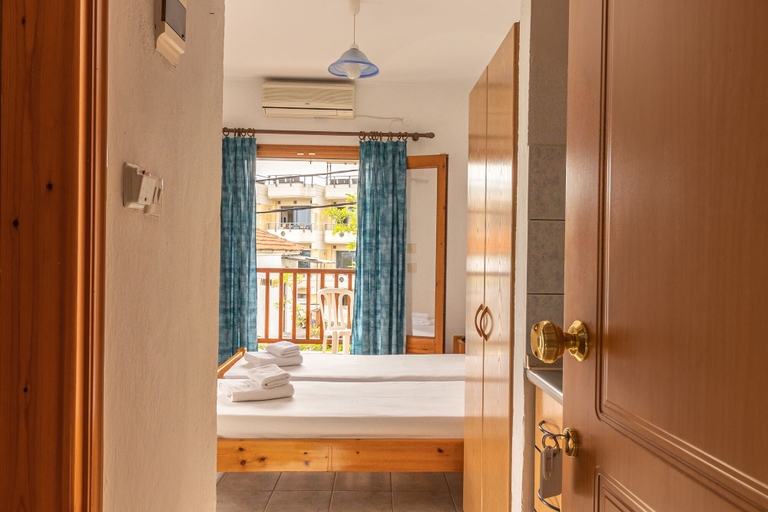 Bathroom 1, Mina-Maria Apartments, Central Macedonia
