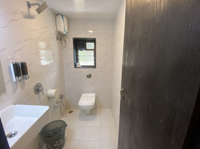 Bathroom 4, Bindra Elite, Mumbai Suburban