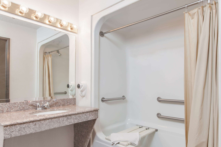 Bathroom 4, Super 8 by Wyndham Cleveland TX, Liberty