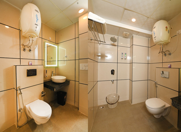 Bathroom 5, Limewood Stay - Cyber Hub, Delhi