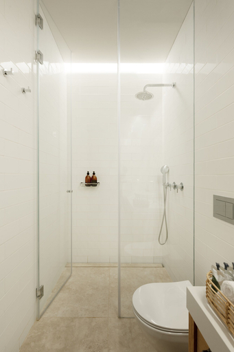 Bathroom 5, The Y House