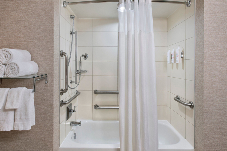Bathroom 4, Philadelphia Airport Marriott, Philadelphia