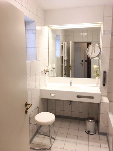 Bathroom 4, Amedia Weiden, Trademark Collection by Wyndham, Weiden in der Oberpfalz