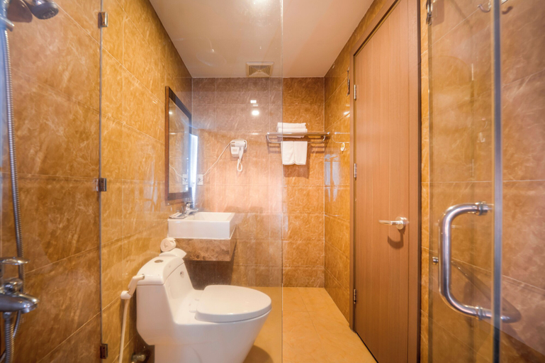 Bathroom 5, Waikiki Beach Hotel Da Nang, Da Nang