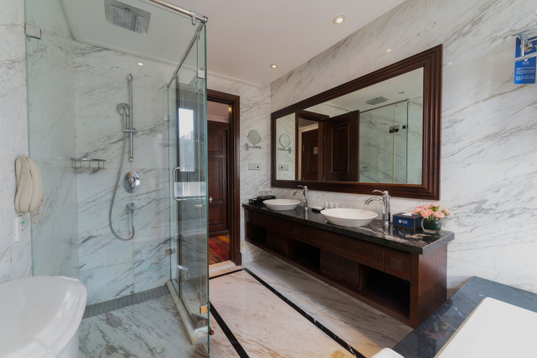 Bathroom 5, The Lapis Hotel, Hoàn Kiếm