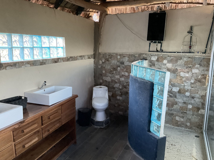 Bathroom 4, H & R Ranch Resort, El Sauce
