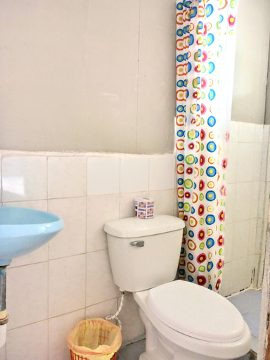Bathroom 4, El Jaguar, Bocas del Toro