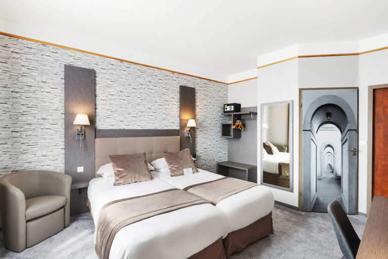 Bedroom 4, Best Western Hotel Saint Claude, Somme