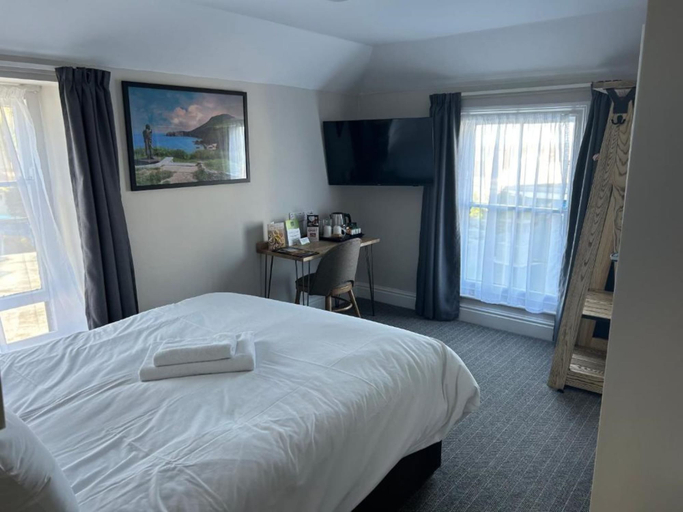 Bedroom 2, Penwig Hotel, Ceredigion