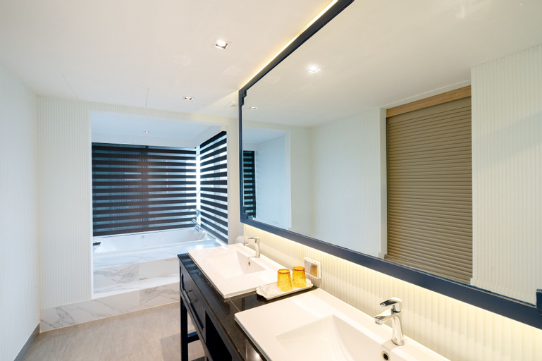 Bathroom 14