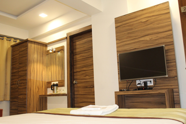 Bedroom 2, Hotel Vivan, Gandhinagar