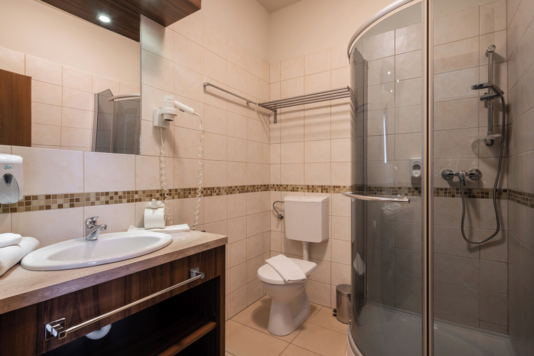 Bathroom 5, Elit Boutique Rooms-Best Location by BQA, Budapesti