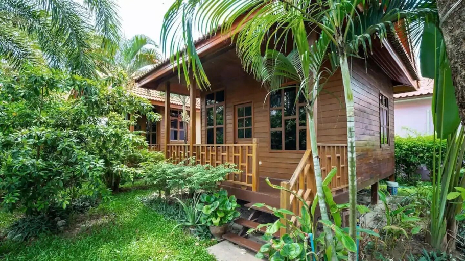 Exterior & Views, Bang Saray Village Resort, Sattahip