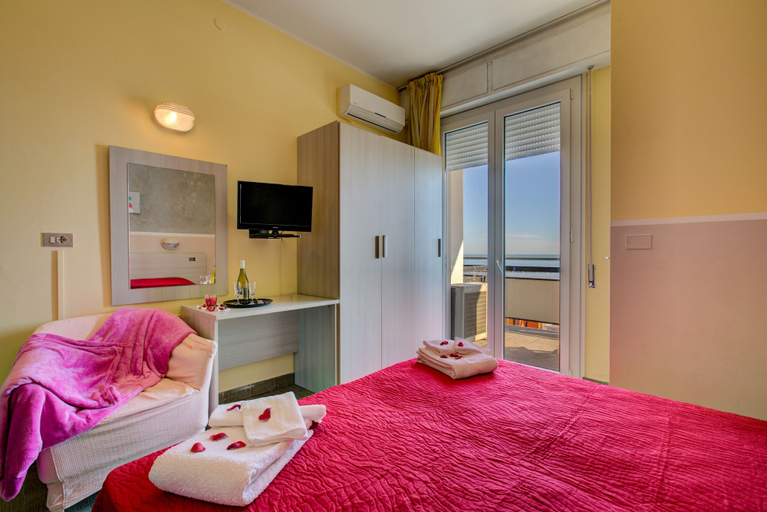 Bedroom 3, Family Resort Barone, Rimini