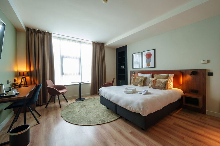Bedroom 8