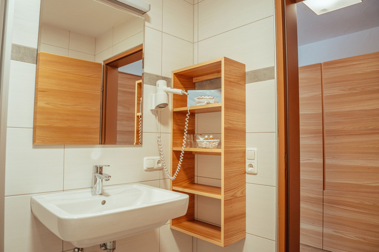 Bathroom 3, Hotel Gesser Sillian, Lienz